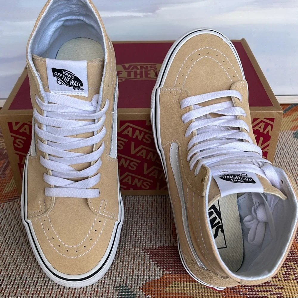 Vans Men’s Sk8-Hi Tapered
Color Theory Honey Peach
VN0A5KRUBLP
Sneakers - Picture 13 of 16